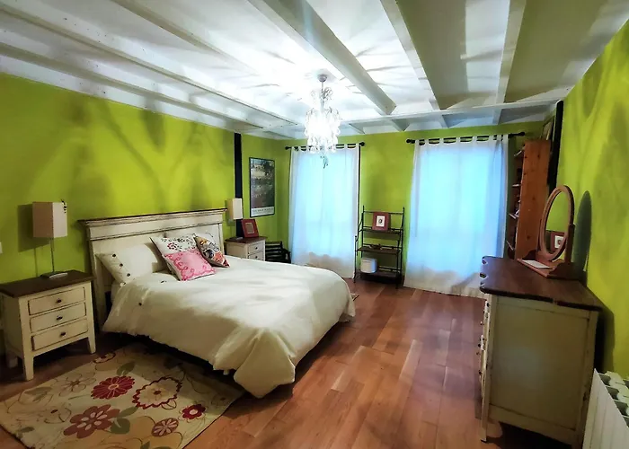 Casa Maitri- Con Piraguas Junto A La Ria