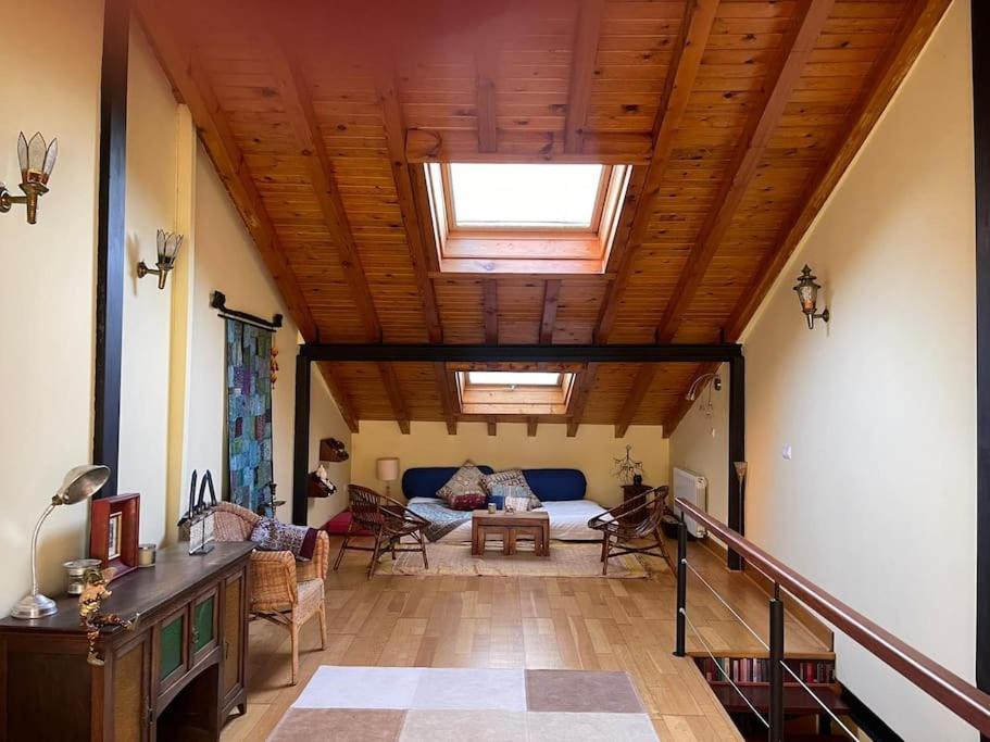 Casa Maitri- Con Piraguas Junto A La Ria
